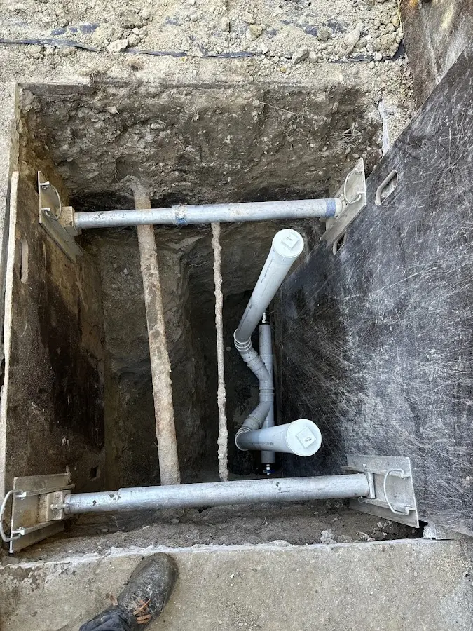 Experienced plumber completing Drain Cleaning work in Bagdad